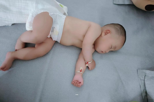 普洱怀孕肚子撑的难受
